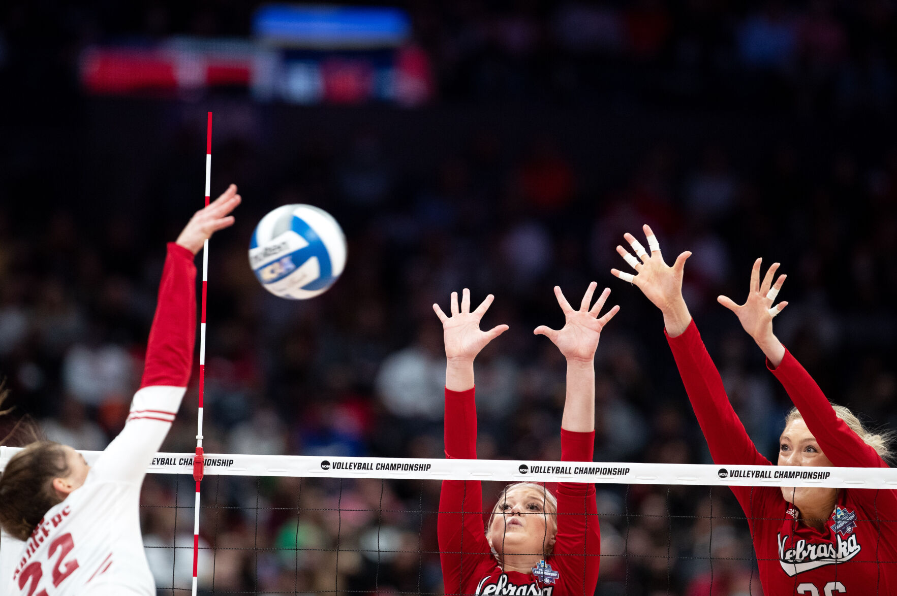 121921-owh-spo-nuvolley23.jpg